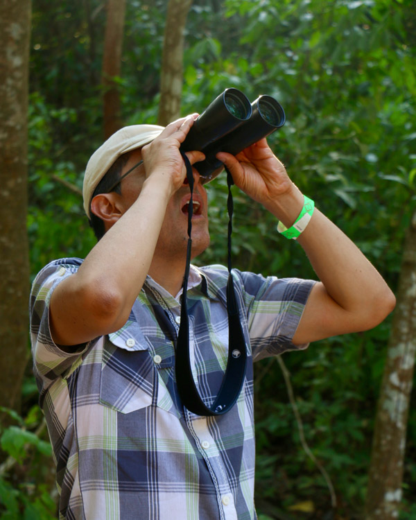 Bird watching. Photo: Natalia Gonima - Patrimonio Natural